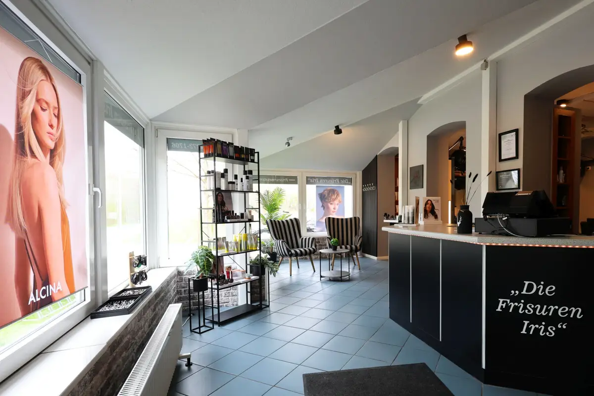 Heller, freundlicher Salonbereich von Die Frisuren Iris